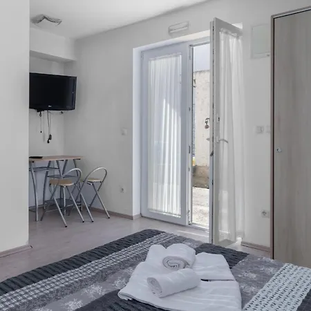 Awesome In Apartman *